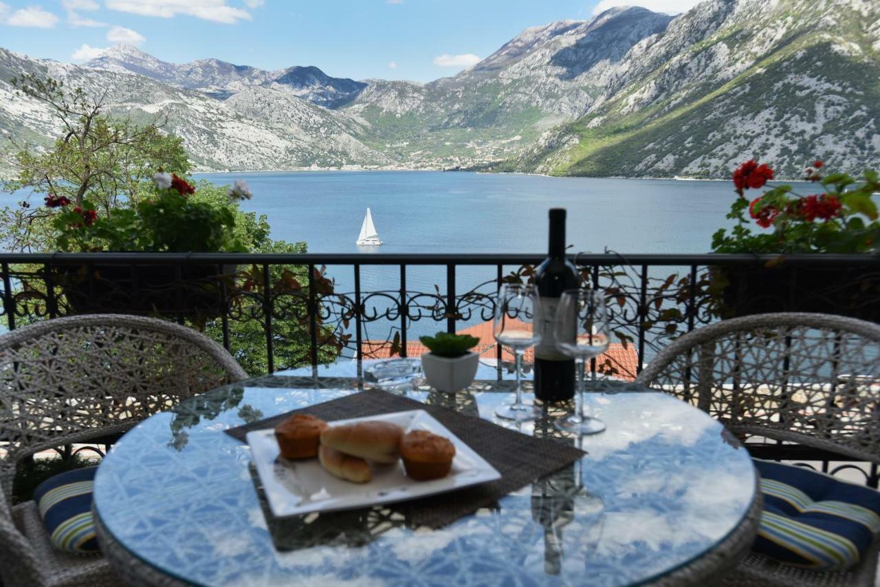 Boka Gardens Seaside Resort Kotor Bagian luar foto